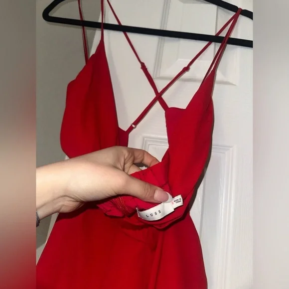 Lush Red Vneck Romper - Picture 3 of 7